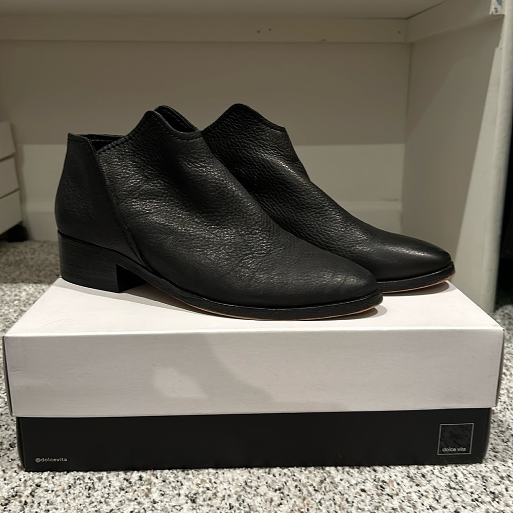 Dolce Vita Trist size 10 black booties